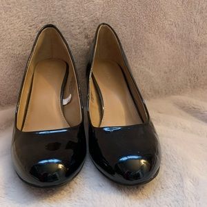 Merona patent leather closed toe black heels. 8.5.